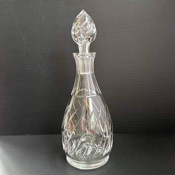 Decanter by Stuart England Signed Crystal ‘Lyric’ Swirl and Leaf Pattern 11”H - Picture 11 of 11